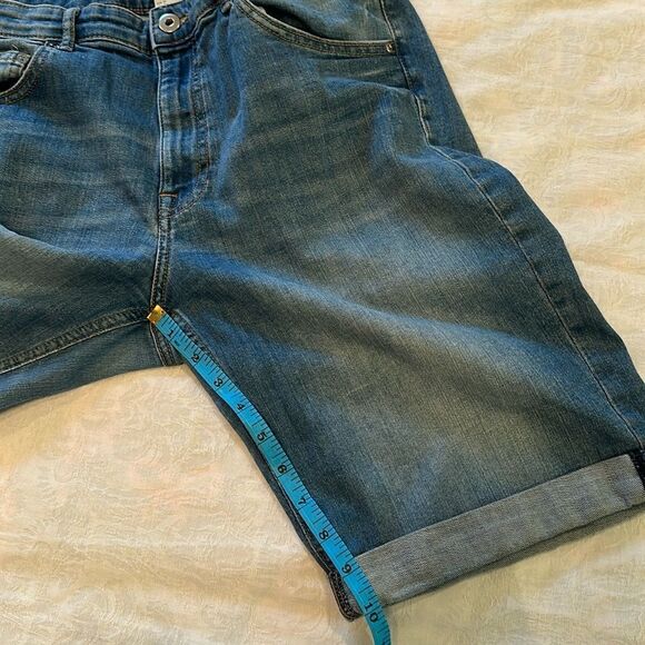 H&M Blue Denim Jeans Shorts Factory Faded Size 14 Rolled Cuff Stretch - Picture 4 of 8